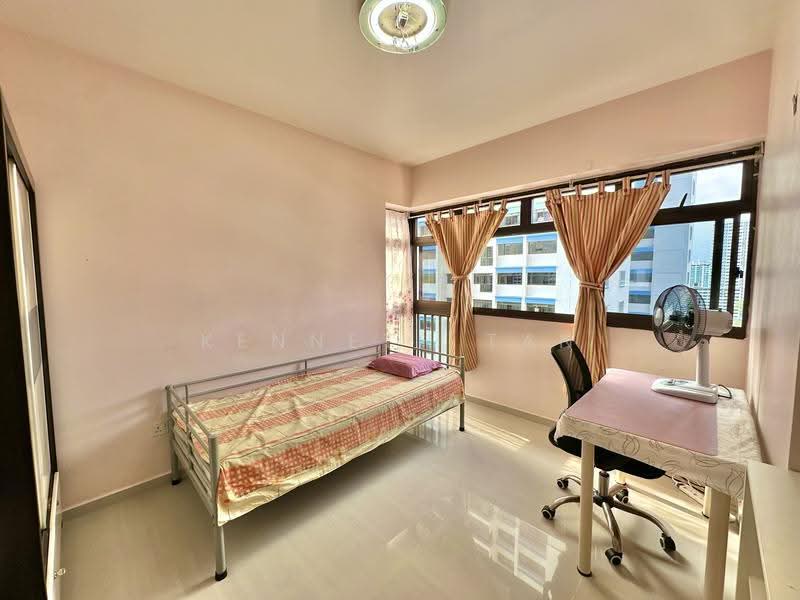 145 Lorong 2 Toa Payoh, 145 Lorong 2 Toa Payoh, Balestier / Toa Payoh, Room Rental, 100 sqft, HDB Flat For Rent, by Kenneth Tan, 500278915 - Bedroom - PropertyGuru.com.sg