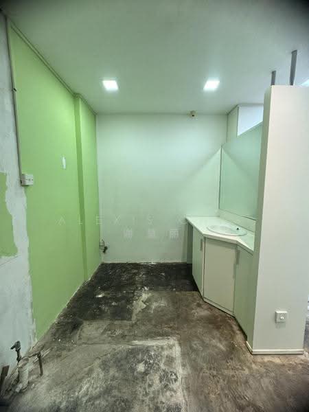 Bras Basah Complex, 231 Bain Street, Beach Road / Bugis / Rochor, 365 sqft, Shop / Shophouse For Sale, by Alexis Chia 谢慧丽, 500278917 - Bathroom - CommercialGuru.com.sg