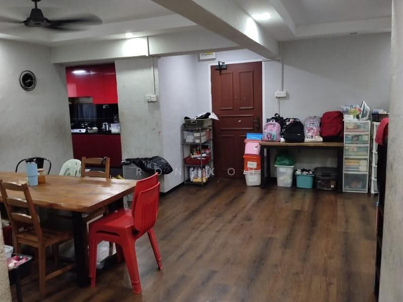 339 Hougang Avenue 7, 339 Hougang Avenue 7, Hougang / Punggol / Sengkang, 3 Bedrooms, 1,302 sqft, HDB Flat For Sale, by Ron Koh, 500278921 - Living Room - PropertyGuru.com.sg
