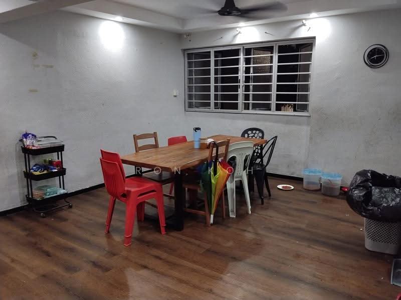 339 Hougang Avenue 7, 339 Hougang Avenue 7, Hougang / Punggol / Sengkang, 3 Bedrooms, 1,302 sqft, HDB Flat For Sale, by Ron Koh, 500278921 - Dining Room - PropertyGuru.com.sg