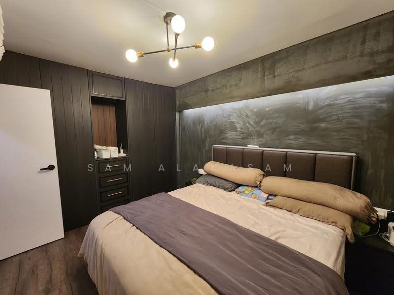 64 Kallang Bahru, 64 Kallang Bahru, Balestier / Toa Payoh, 2 Bedrooms, 699 sqft, HDB Flat For Sale, by Sam Alakasam, 500278938 - Master Bedroom - PropertyGuru.com.sg