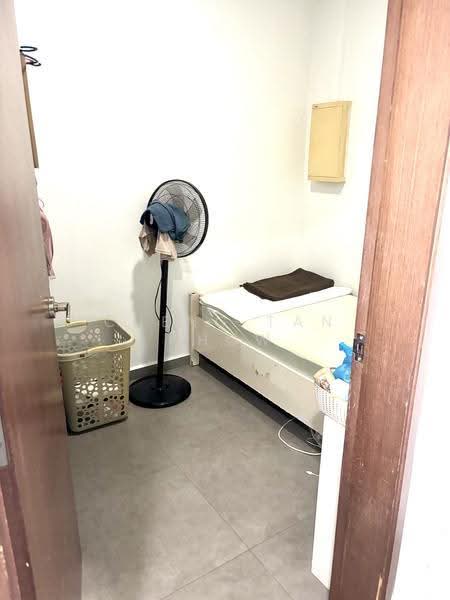 381 Pasir Panjang Road, 381 Pasir Panjang Road, Buona Vista / West Coast / Clementi New Town, 3 Bedrooms, 2,260 sqft, Apartment For Sale, by Cheng Tan Chow, 500278941 - Bedroom - PropertyGuru.com.sg