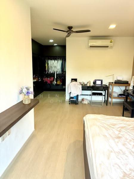 381 Pasir Panjang Road, 381 Pasir Panjang Road, Buona Vista / West Coast / Clementi New Town, 3 Bedrooms, 2,260 sqft, Apartment For Sale, by Cheng Tan Chow, 500278941 - Bedroom - PropertyGuru.com.sg