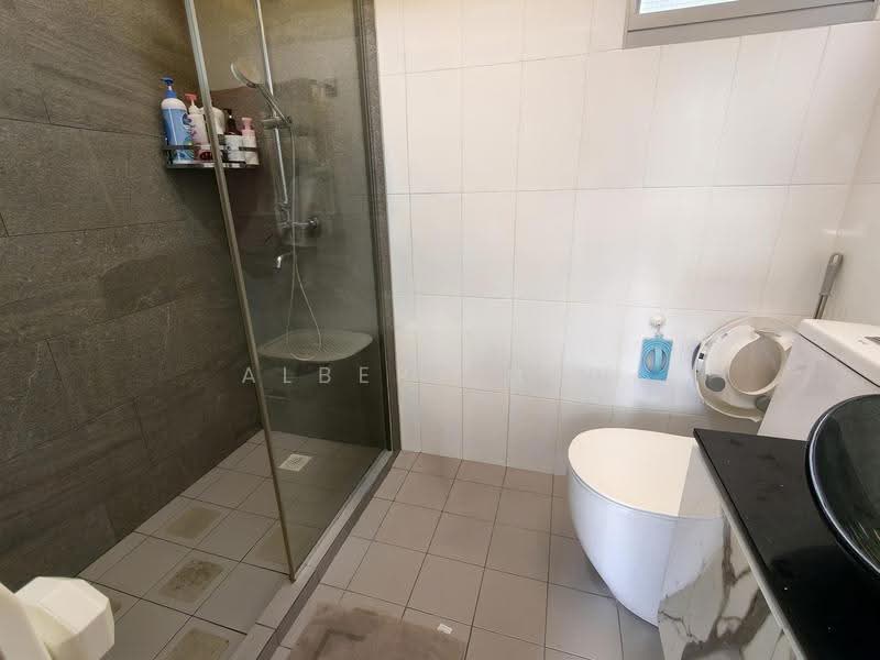 677A Yishun Ring Road, 677A Yishun Ring Road, Sembawang / Yishun, 3 Bedrooms, 1,001 sqft, HDB Flat For Rent, by Albert New, 500278943 - Common Bathroom - PropertyGuru.com.sg