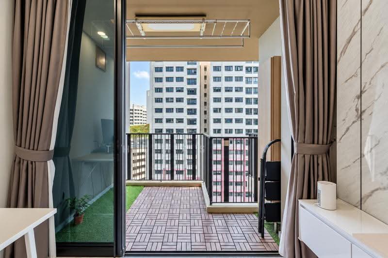 Le Quest, 8 Bukit Batok Street 41, Dairy Farm / Bukit Panjang / Choa Chu Kang, 1 Bedroom, 495 sqft, Condominium For Sale, by Thomas Lim, 500278949 - Balcony - PropertyGuru.com.sg