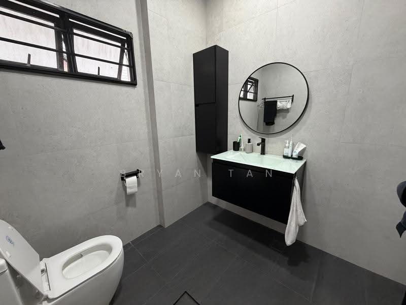 D19 Nanyang Park, Jalan Limbok, Hougang / Punggol / Sengkang, 3 Bedrooms, 1,500 sqft, Terraced House For Sale, by Bryan Tan, 500278966 - Bathroom - PropertyGuru.com.sg