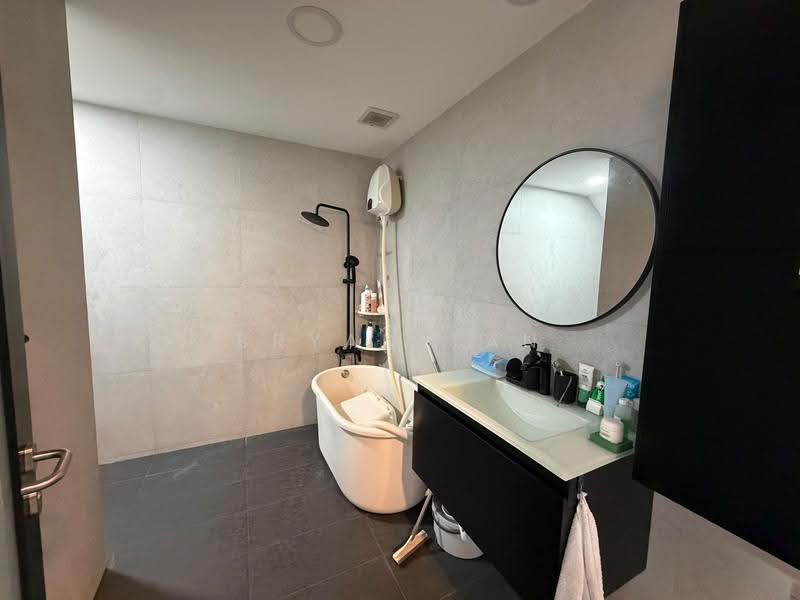 D19 Nanyang Park, Jalan Limbok, Hougang / Punggol / Sengkang, 3 Bedrooms, 1,500 sqft, Terraced House For Sale, by Bryan Tan, 500278966 - Bathroom - PropertyGuru.com.sg