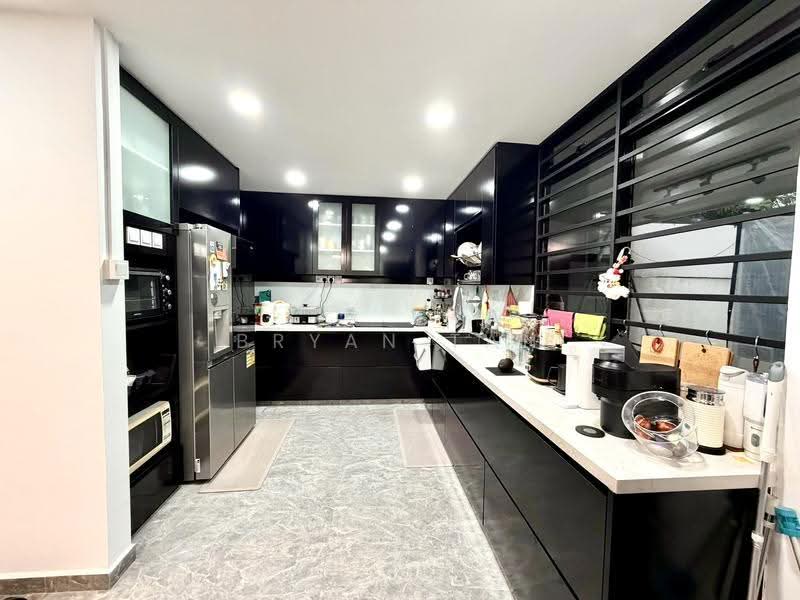 D19 Nanyang Park, Jalan Limbok, Hougang / Punggol / Sengkang, 3 Bedrooms, 1,500 sqft, Terraced House For Sale, by Bryan Tan, 500278966 - Kitchen - PropertyGuru.com.sg