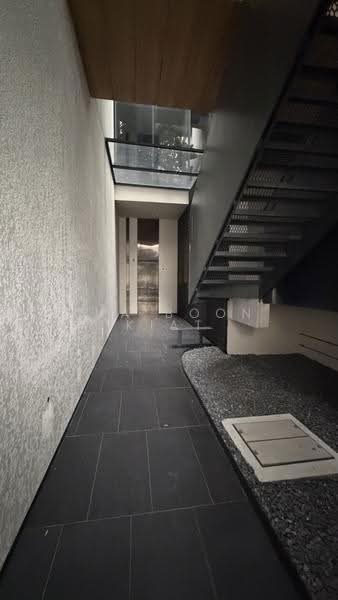 253 Jalan Besar, Farrer Park / Serangoon Rd, 9,694 sqft, Office For Sale, by Lua Boon Kiat, 500278984 - Entrance - CommercialGuru.com.sg