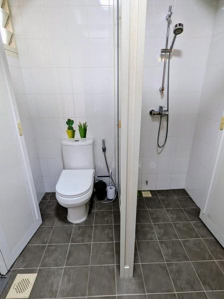 212B Compassvale Drive, 212B Compassvale Drive, Hougang / Punggol / Sengkang, Room Rental, 200 sqft, HDB Flat For Rent, by Irene Ng, 500278992 - Bathroom - PropertyGuru.com.sg
