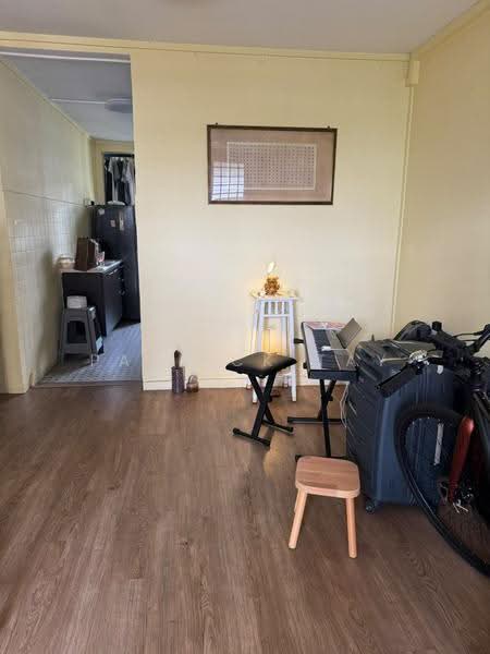 57 Lorong 5 Toa Payoh, 57 Lorong 5 Toa Payoh, Balestier / Toa Payoh, 2 Bedrooms, 657 sqft, HDB Flat For Sale, by Patrick Tay, 500278996 - Living Room - PropertyGuru.com.sg