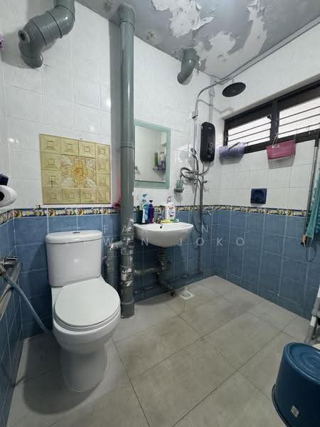 37 Marsiling Drive, 37 Marsiling Drive, Admiralty / Woodlands, 3 Bedrooms, 1,335 sqft, HDB Flat For Rent, by Farhan Erwin Joko, 500279017 - Bathroom - PropertyGuru.com.sg