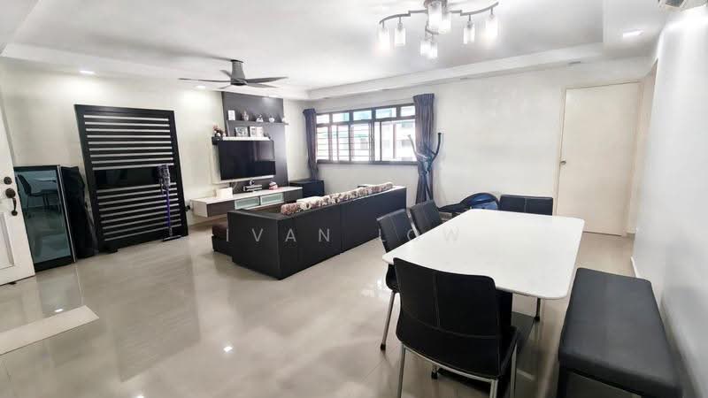 273B Jurong West Avenue 3, 273B Jurong West Avenue 3, Boon Lay / Jurong / Tuas, 3 Bedrooms, 1,195 sqft, HDB Flat For Sale, by Ivan Low, 500279021 - Living Room - PropertyGuru.com.sg