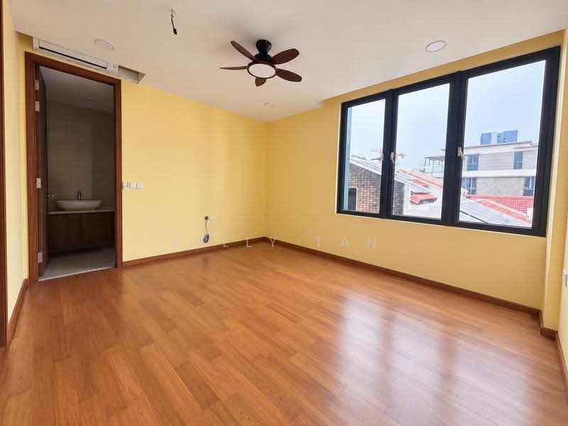 Salim road, Eunos / Geylang / Paya Lebar, 2 Bedrooms, 2,000,361 sqft, Semi-Detached House For Rent, by Kelly Tan, 500279029 - PropertyGuru.com.sg
