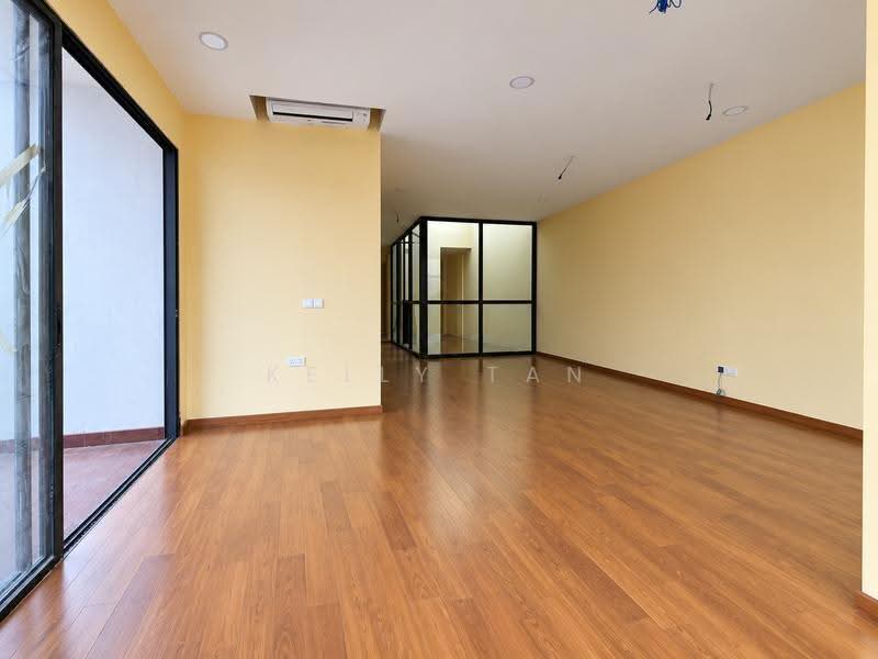 Salim road, Eunos / Geylang / Paya Lebar, 2 Bedrooms, 2,000,361 sqft, Semi-Detached House For Rent, by Kelly Tan, 500279029 - PropertyGuru.com.sg