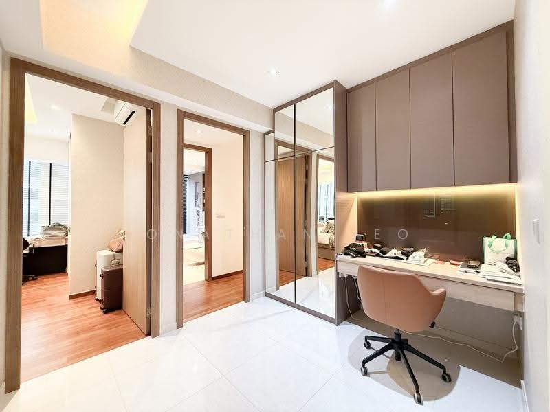 V on Shenton, 5 Shenton Way, Boat Quay / Raffles Place / Marina, 2 Bedrooms, 1,152 sqft, Condominium For Sale, by Jonathan Yeo, 500279042 - Study - PropertyGuru.com.sg