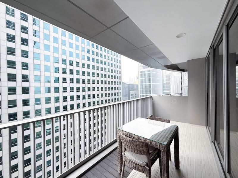 V on Shenton, 5 Shenton Way, Boat Quay / Raffles Place / Marina, 2 Bedrooms, 1,152 sqft, Condominium For Sale, by Jonathan Yeo, 500279042 - Balcony - PropertyGuru.com.sg