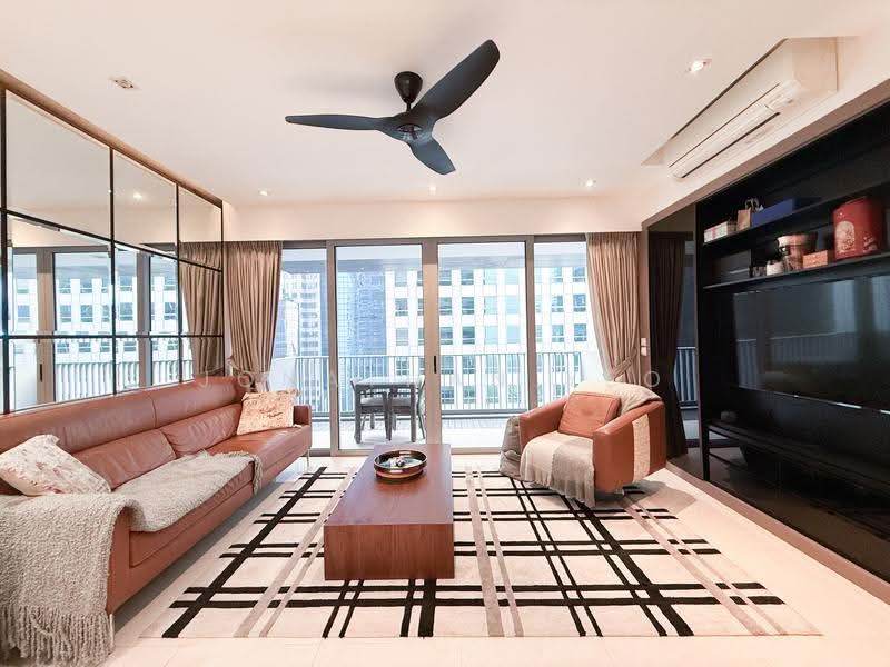 V on Shenton, 5 Shenton Way, Boat Quay / Raffles Place / Marina, 2 Bedrooms, 1,152 sqft, Condominium For Sale, by Jonathan Yeo, 500279042 - Living Room - PropertyGuru.com.sg