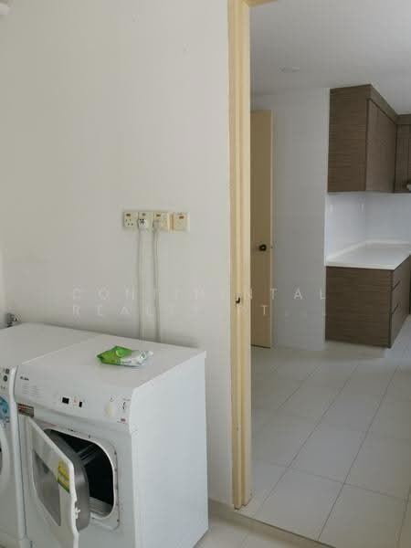 Central Green, 1 Jalan Membina, Alexandra / Commonwealth, 4 Bedrooms, 2,100 sqft, Condominium For Rent, by DELIA, 500279045 - Kitchen - PropertyGuru.com.sg