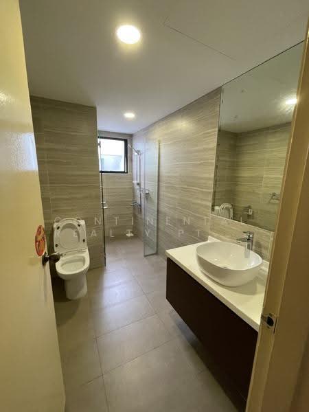 Central Green, 1 Jalan Membina, Alexandra / Commonwealth, 4 Bedrooms, 2,100 sqft, Condominium For Rent, by DELIA, 500279045 - Bathroom - PropertyGuru.com.sg