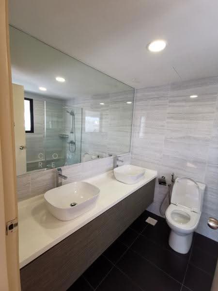 Central Green, 1 Jalan Membina, Alexandra / Commonwealth, 4 Bedrooms, 2,100 sqft, Condominium For Rent, by DELIA, 500279045 - Bathroom - PropertyGuru.com.sg