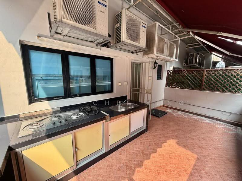 The Springfield, Chempaka Kuning Link, Bedok / Upper East Coast, 4 Bedrooms, 2,336 sqft, Cluster House For Sale, by Neo Chee Seng, 500279055 - Kitchen - PropertyGuru.com.sg