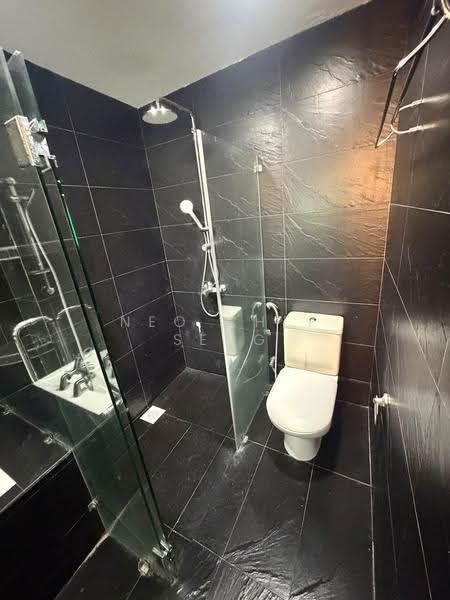 The Springfield, Chempaka Kuning Link, Bedok / Upper East Coast, 4 Bedrooms, 2,336 sqft, Cluster House For Sale, by Neo Chee Seng, 500279055 - Bathroom - PropertyGuru.com.sg
