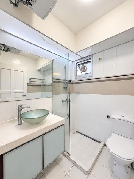 53 Commonwealth Drive, 53 Commonwealth Drive, Alexandra / Commonwealth, 3 Bedrooms, 1,033 sqft, HDB Flat For Sale, by Katherine Lim, 500279061 - Bathroom - PropertyGuru.com.sg