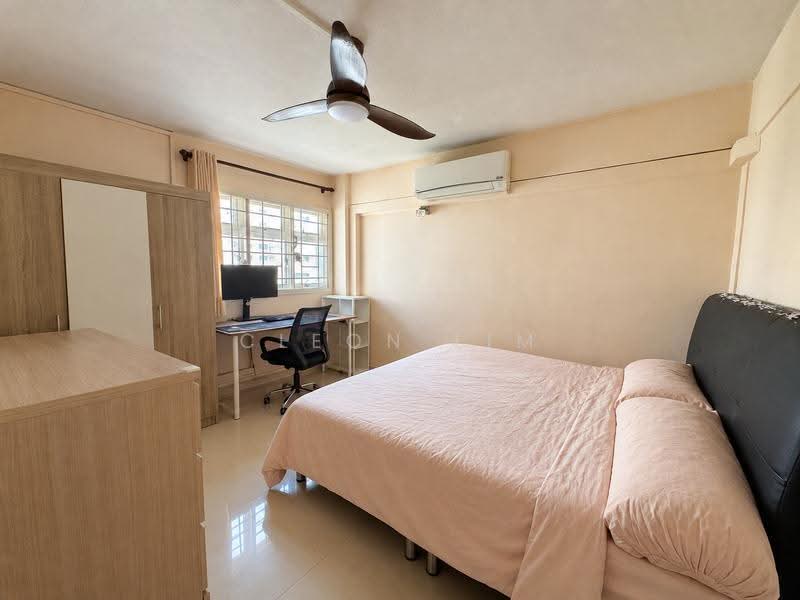 8 Holland Avenue, 8 Holland Avenue, Tanglin / Holland / Bukit Timah, 2 Bedrooms, 635 sqft, HDB Flat For Sale, by Cleon Lim, 500279062 - Bedroom - PropertyGuru.com.sg