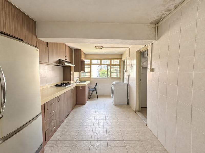 8 Holland Avenue, 8 Holland Avenue, Tanglin / Holland / Bukit Timah, 2 Bedrooms, 635 sqft, HDB Flat For Sale, by Cleon Lim, 500279062 - Kitchen - PropertyGuru.com.sg