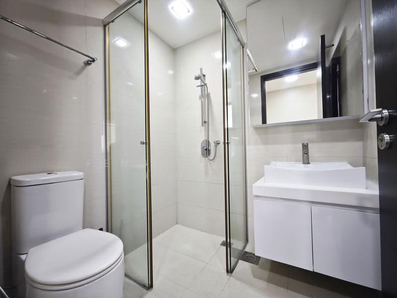 Regent Residences, 1091 Serangoon Road, Balestier / Toa Payoh, 2 Bedrooms, 818 sqft, Condominium For Rent, by Fengwen Kong (Feng), 500279085 - Bathroom - PropertyGuru.com.sg