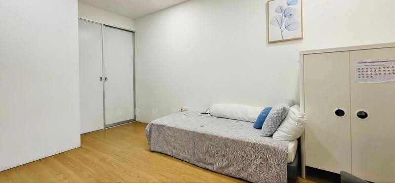Undervalued Move-in Semi-D w/ Lift, Pool & Basement; Prime Distrct 11, Dyson Road, Newton / Novena, 5 Bedrooms, 4,633 sqft, Semi-Detached House For Sale, by Farrand Hey, 500279093 - Bedroom - PropertyGuru.com.sg