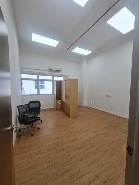 Ubi Centre, 57 Ubi Avenue 1, Eunos / Geylang / Paya Lebar, 1,152 sqft, Light Industrial (B1) For Sale, by Aro Toh, 500279105 - CommercialGuru.com.sg