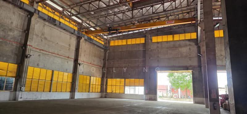 Exclusive workshop with 10-Ton Crane, 10 M Ceiling, Ready Office, Boon Lay / Jurong / Tuas, 11,000 sqft, Factory / Workshop (B2) For Rent, by Dolly NG, 500279123 - Interior - CommercialGuru.com.sg