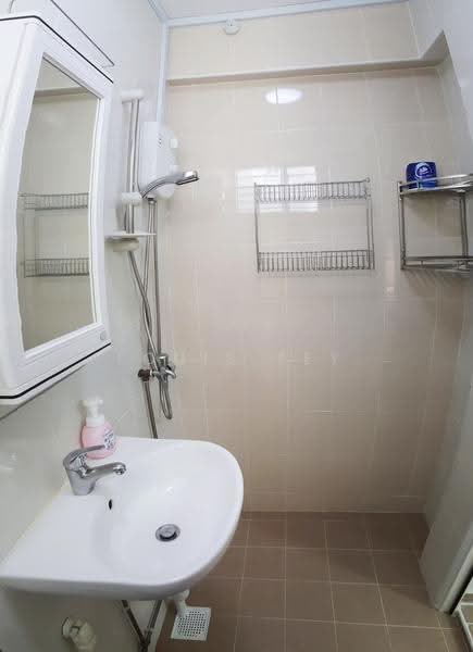 773 Yishun Avenue 3, 773 Yishun Avenue 3, Sembawang / Yishun, Room Rental, 90 sqft, HDB Flat For Rent, by Louis Tey, 500279127 - Bathroom - PropertyGuru.com.sg