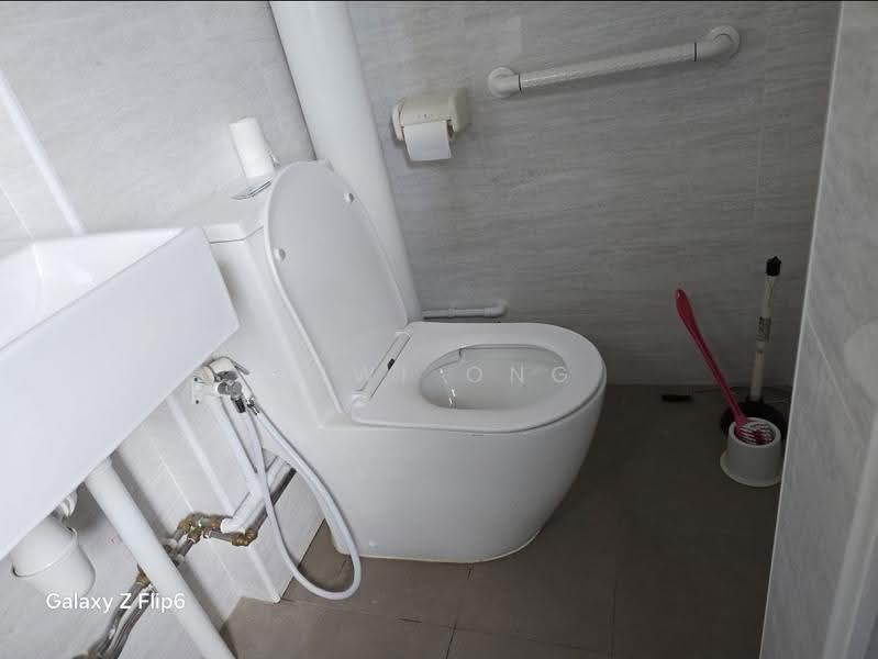 271 Bishan Street 24, 271 Bishan Street 24, Ang Mo Kio / Bishan / Thomson, 3 Bedrooms, 1,119 sqft, HDB Flat For Rent, by Kiwi Ong, 500279130 - Bathroom - PropertyGuru.com.sg