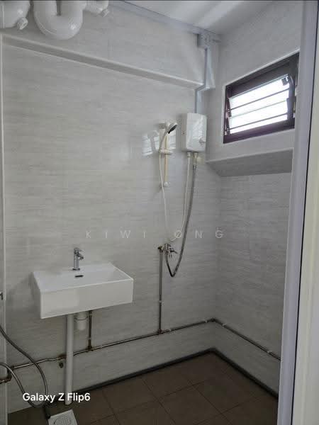 271 Bishan Street 24, 271 Bishan Street 24, Ang Mo Kio / Bishan / Thomson, 3 Bedrooms, 1,119 sqft, HDB Flat For Rent, by Kiwi Ong, 500279130 - Bathroom - PropertyGuru.com.sg
