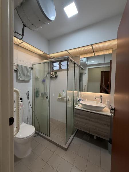 104A Canberra Street, 104A Canberra Street, Sembawang / Yishun, 3 Bedrooms, 1,001 sqft, HDB Flat For Sale, by Lily Ho, 500279133 - Master Bathroom - PropertyGuru.com.sg