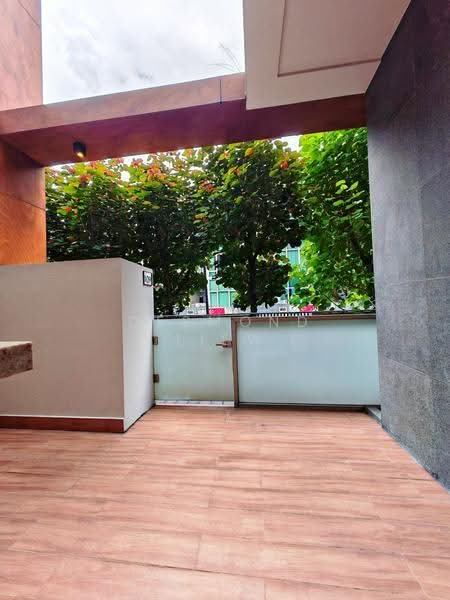 Seahill, West Coast Crescent, Buona Vista / West Coast / Clementi New Town, 5 Bedrooms, 3,574 sqft, Townhouse For Sale, by Desmond Liew, 500279134 - Exterior - PropertyGuru.com.sg