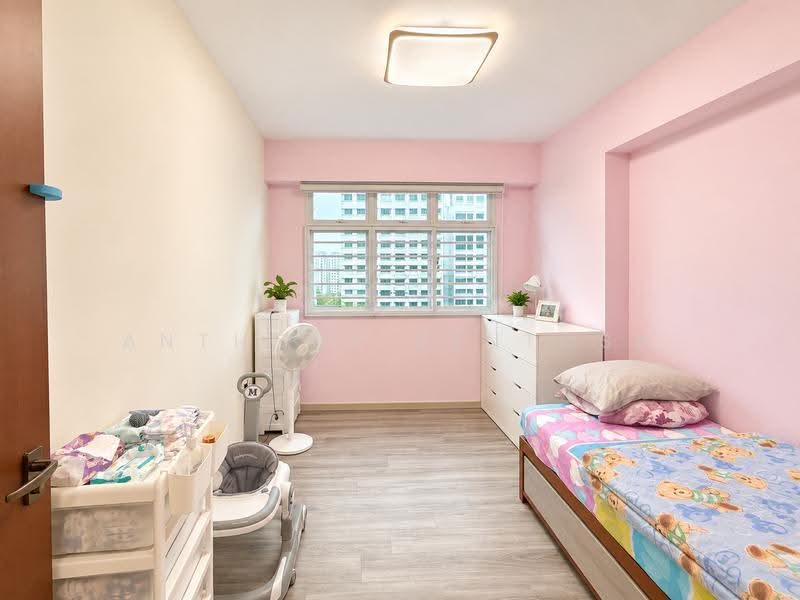 217A Sumang Walk, 217A Sumang Walk, Hougang / Punggol / Sengkang, 3 Bedrooms, 990 sqft, HDB Flat For Sale, by Anthony Sentosa, 500279135 - Bedroom - PropertyGuru.com.sg