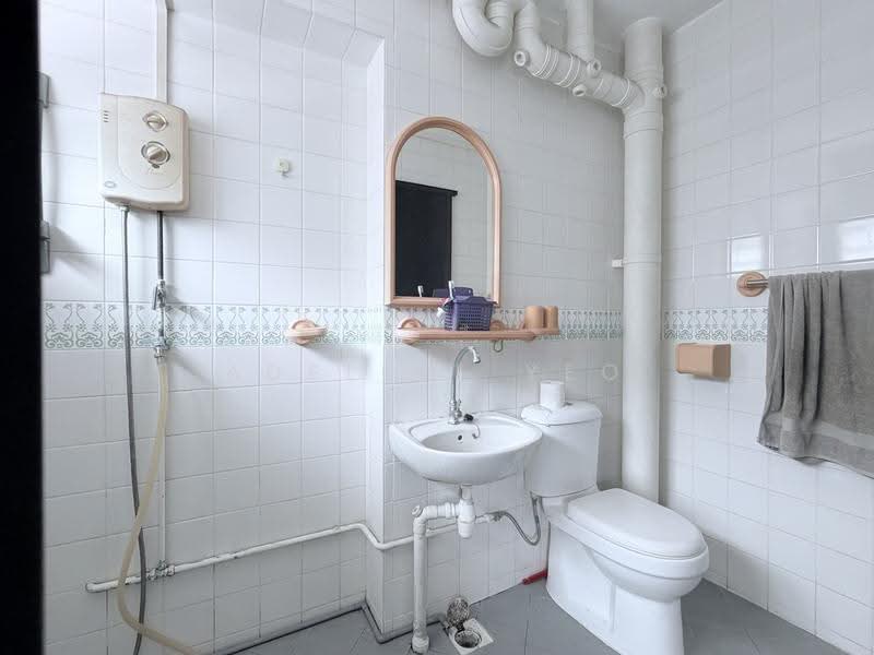 771 Pasir Ris Street 71, 771 Pasir Ris Street 71, Pasir Ris / Tampines, 3 Bedrooms, 1,119 sqft, HDB Flat For Sale, by Adeline Yeo, 500279141 - Bathroom - PropertyGuru.com.sg
