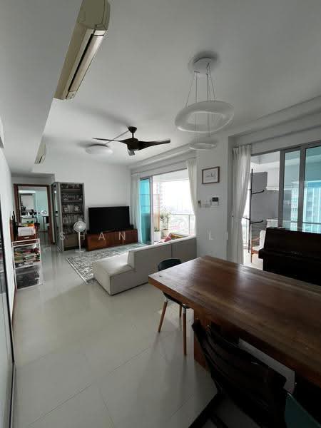 Twin Regency, 28 Kim Tian Road, Alexandra / Commonwealth, 3 Bedrooms, 1,442 sqft, Condominium For Rent, by Shanice Lim, 500279142 - Living Room - PropertyGuru.com.sg