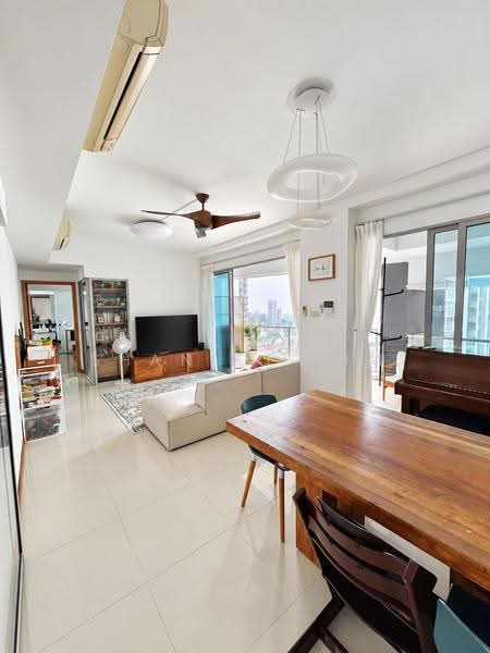 Twin Regency, 28 Kim Tian Road, Alexandra / Commonwealth, 3 Bedrooms, 1,442 sqft, Condominium For Rent, by Shanice Lim, 500279142 - Living Room - PropertyGuru.com.sg