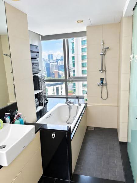 Twin Regency, 28 Kim Tian Road, Alexandra / Commonwealth, 3 Bedrooms, 1,442 sqft, Condominium For Rent, by Shanice Lim, 500279142 - Bathroom - PropertyGuru.com.sg