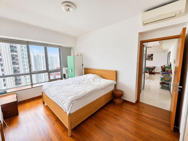 Twin Regency, 28 Kim Tian Road, Alexandra / Commonwealth, 3 Bedrooms, 1,442 sqft, Condominium For Rent, by Shanice Lim, 500279142 - Bedroom - PropertyGuru.com.sg