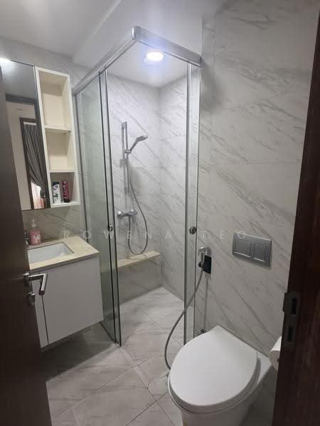 Le Quest, 10 Bukit Batok Street 41, Dairy Farm / Bukit Panjang / Choa Chu Kang, 2 Bedrooms, 700 sqft, Condominium For Rent, by Rowena Teo, 500279150 - Common Bathroom - PropertyGuru.com.sg
