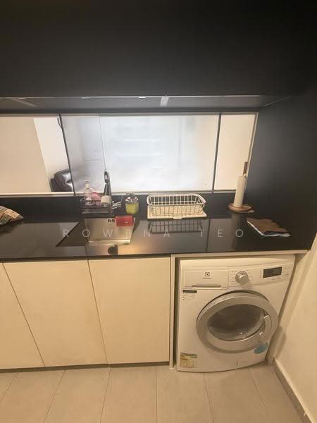 Le Quest, 10 Bukit Batok Street 41, Dairy Farm / Bukit Panjang / Choa Chu Kang, 2 Bedrooms, 700 sqft, Condominium For Rent, by Rowena Teo, 500279150 - Kitchen - PropertyGuru.com.sg
