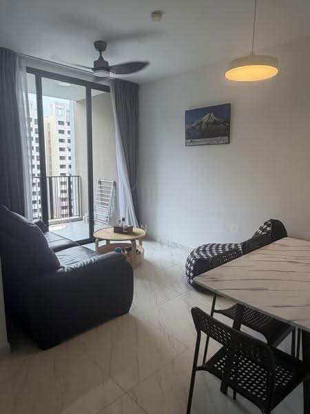 Le Quest, 10 Bukit Batok Street 41, Dairy Farm / Bukit Panjang / Choa Chu Kang, 2 Bedrooms, 700 sqft, Condominium For Rent, by Rowena Teo, 500279150 - Living Room - PropertyGuru.com.sg