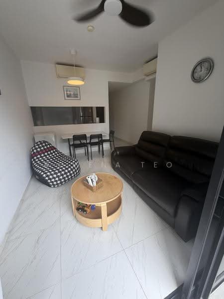 Le Quest, 10 Bukit Batok Street 41, Dairy Farm / Bukit Panjang / Choa Chu Kang, 2 Bedrooms, 700 sqft, Condominium For Rent, by Rowena Teo, 500279150 - Living Room - PropertyGuru.com.sg