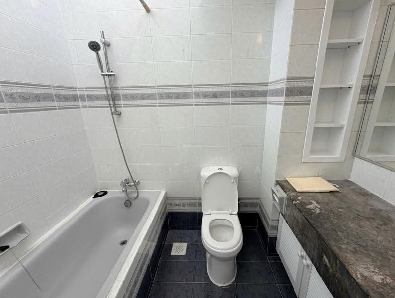 Siglap Centre, 55 Siglap Road, East Coast / Marine Parade, 3 Bedrooms, 1,290 sqft, Apartment For Rent, by William Yap, 500279155 - Bathroom - PropertyGuru.com.sg